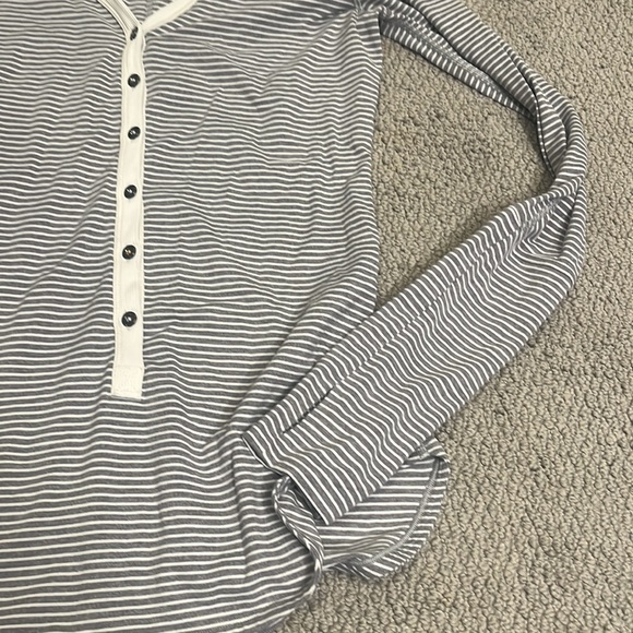 lululemon henley longsleeve stripe 6 - Picture 4 of 6